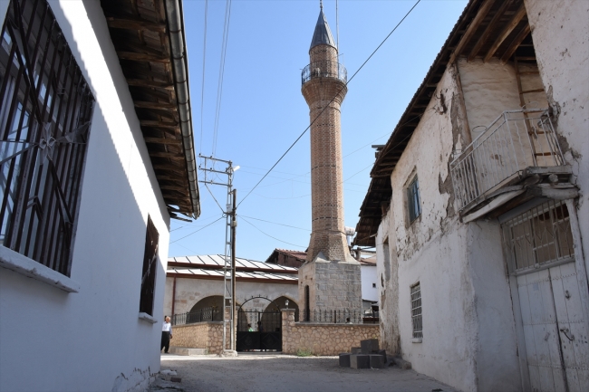 Malatya'da Toptaş Camii yeniden ibadete açıldı